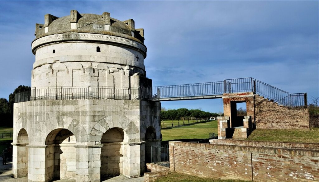 MausoleodiTeodorico